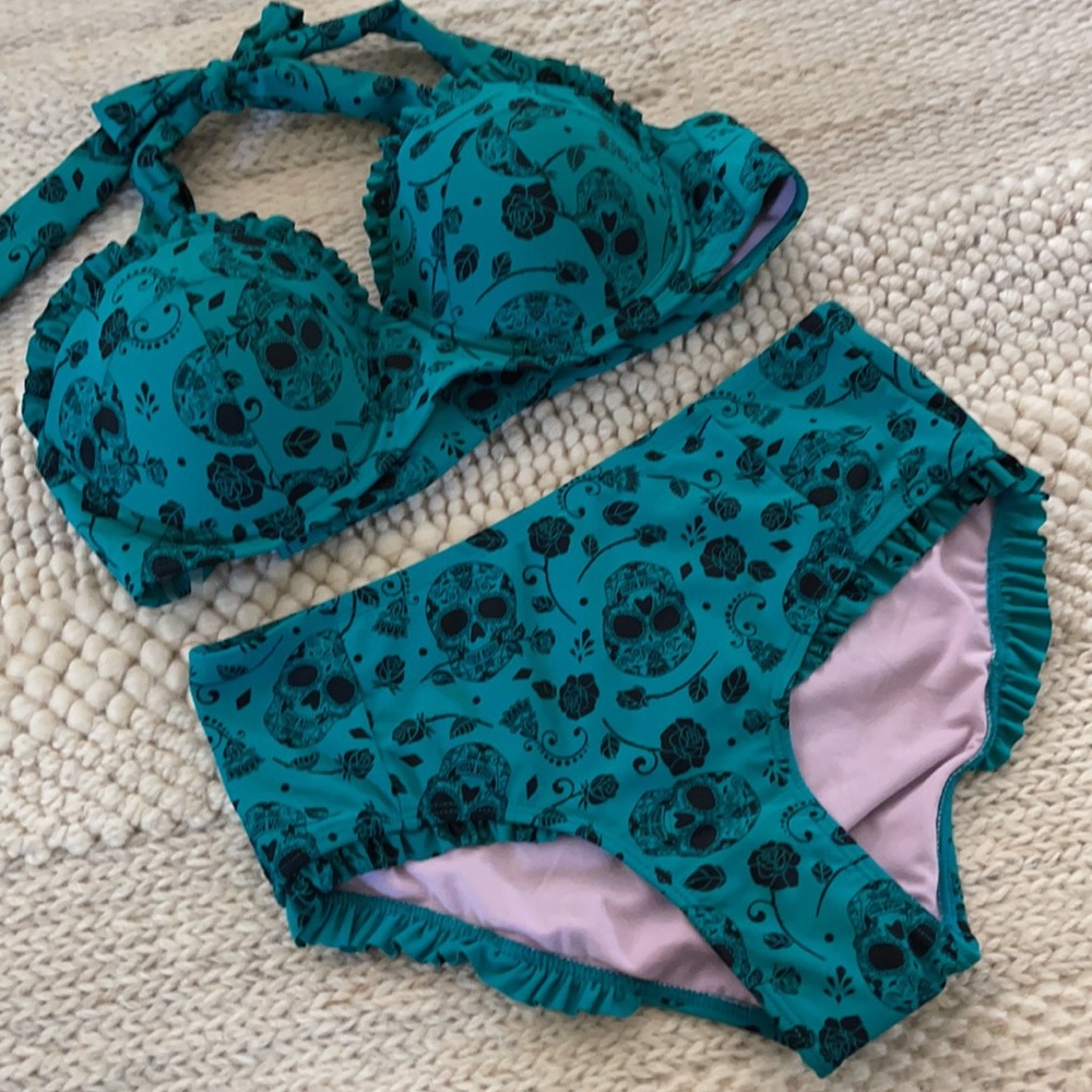 COPY - Skull Bikini from Hot Topic. S